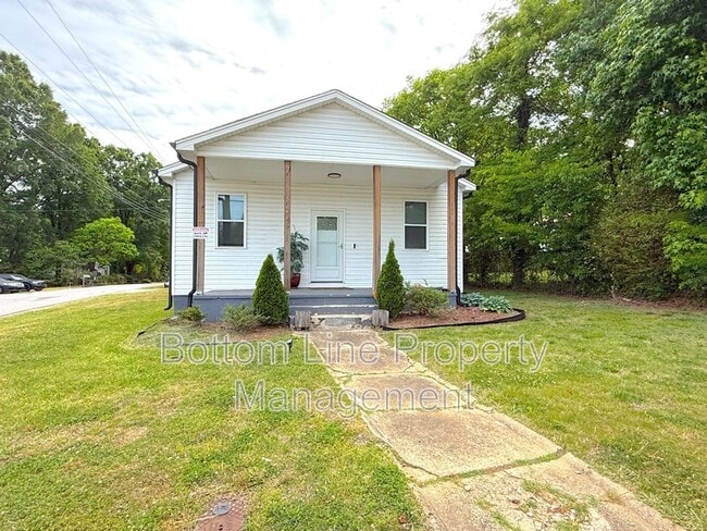Building Photo - 641 Central Dr NW