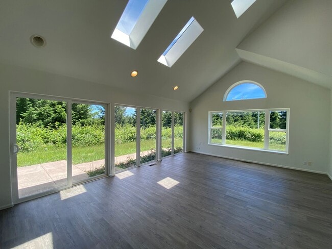 Photo - Newly Remodeled Beauty