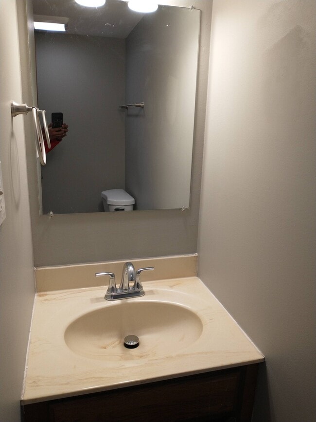 Photo - 485 Meadow Green Ln