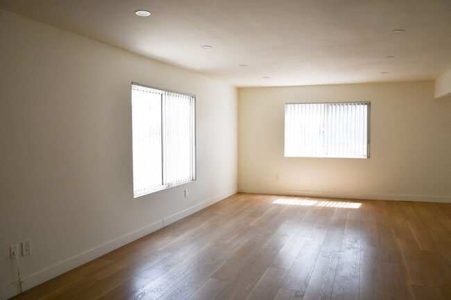 Photo - Valencia (994) Unidad Valencia (994) #102