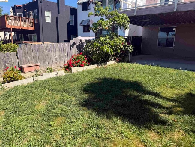 Photo - 3281 Madera Ave