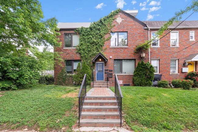 Photo - Modern 2B/2B with Parking | Minutes to Brookland Metro, Catholic University, MedStar & Children’s... Unit 202