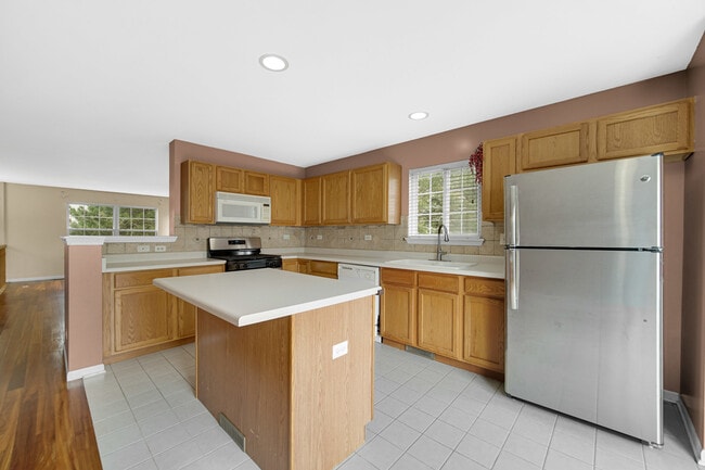 Photo - 62 E Clare Ct