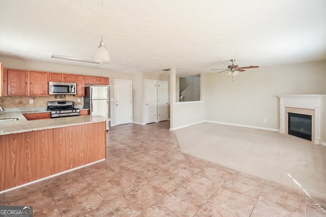 Photo - 415 Parkside Way