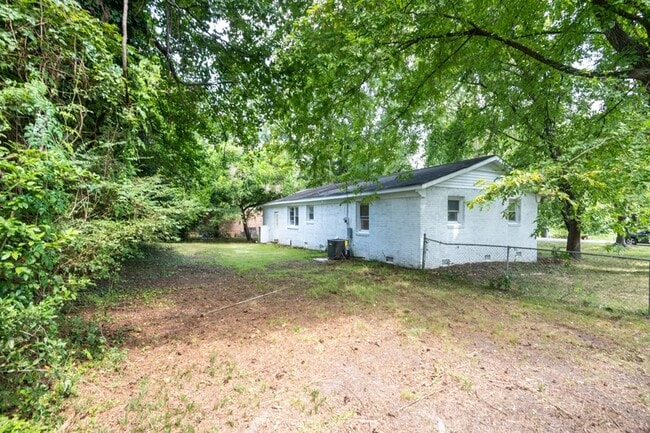 Photo - 27 Bethune Ct