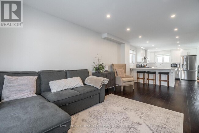 Photo - 5042 Brady Ave