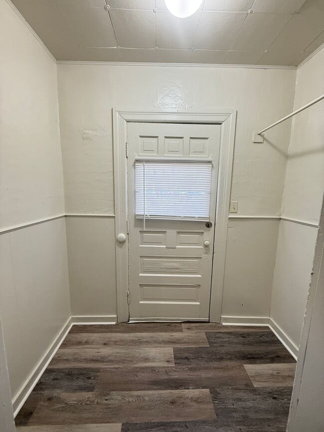 Photo - 334 W Wesley St Unit #1