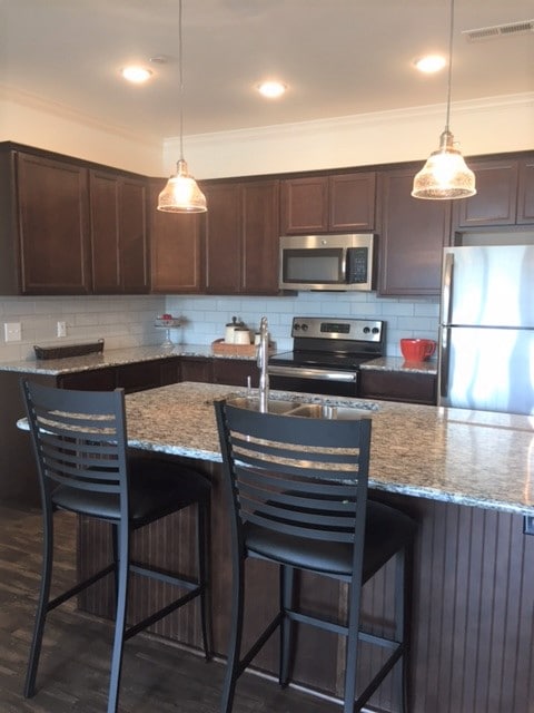 Photo - Emerald Twenty Four