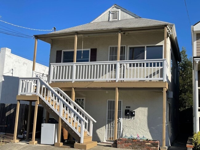 Building Photo - Buckley Unit B
