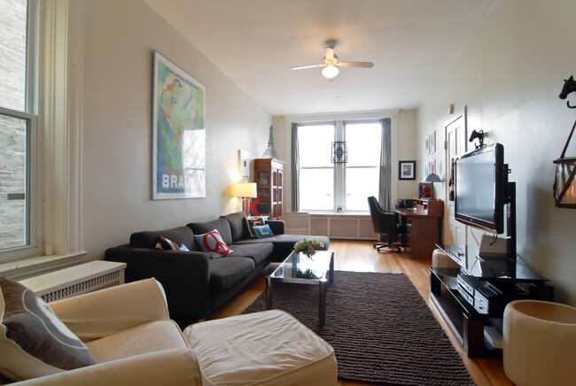 Photo - 827 N Damen Ave Apartments Unit 1