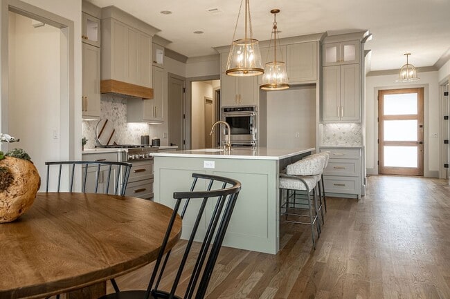 Photo - 317 Travis St