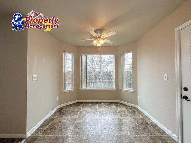 Photo - 10034 W Garverdale Ln Unidad #102