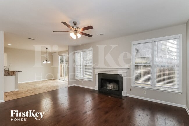 Photo - 200 Mirramont St