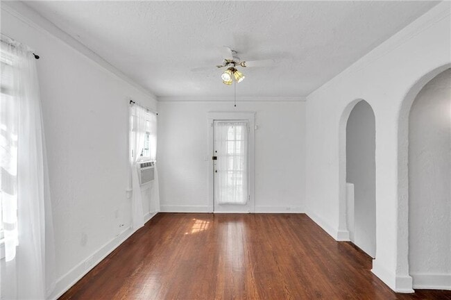Photo - 4502 Pitt St