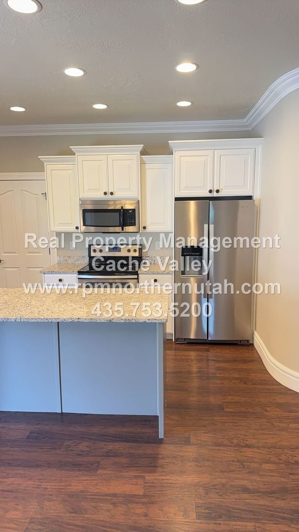 Photo - 4 Bedroom in Cobble Stone Gated Community in Providence!