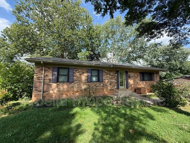 Building Photo - 2708 Granbrook Dr