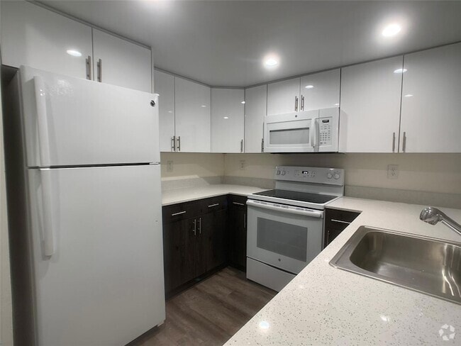 Building Photo - 2601 NW 16th St Rd Unit 734 Rental