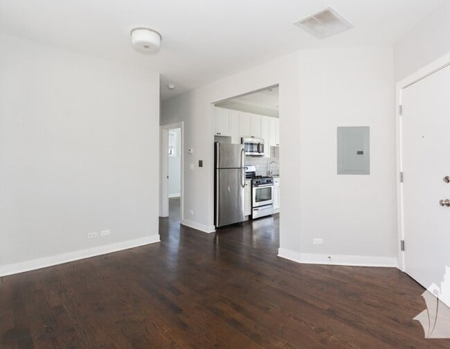 Photo - 1602 W Belle Plaine Ave Unit 2