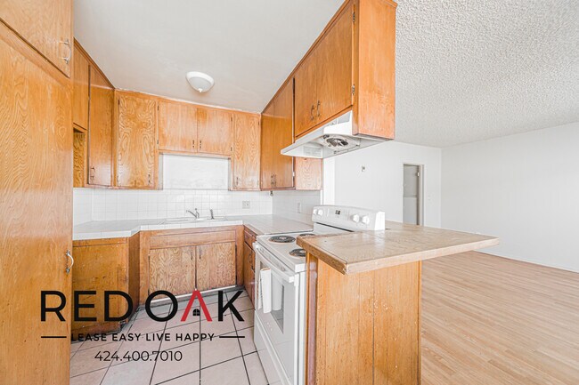 Photo - 16515 Victory Blvd Unidad 2