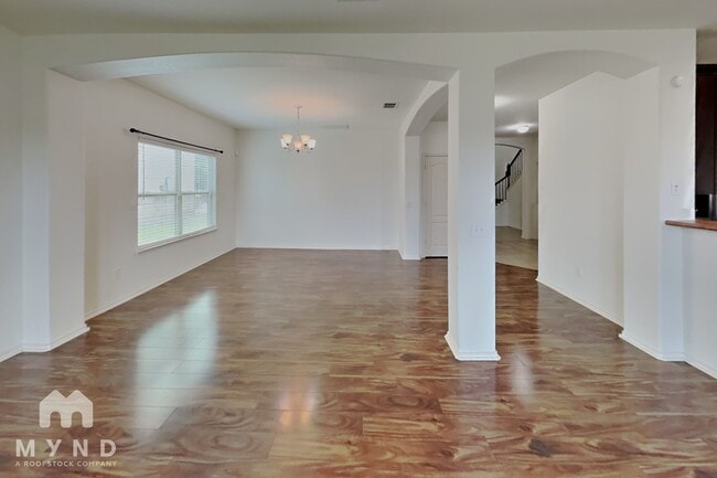 Photo - 440 Stonebrook Dr