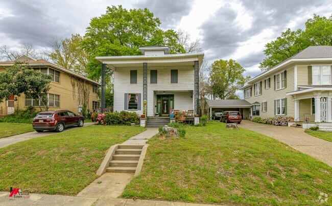 Building Photo - Historic Gem with Modern Upgrades, Spaciou... Rental