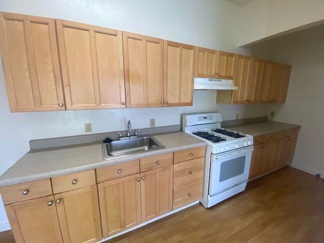 Photo - 1021 E St Unit A