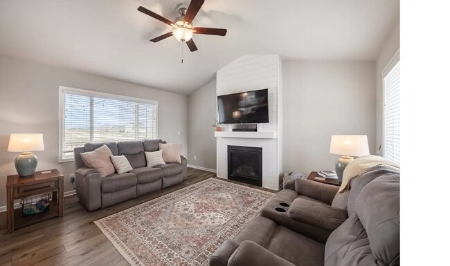 Photo - 1090 Locust St