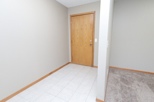 Photo - Kaposia Valley Apartments