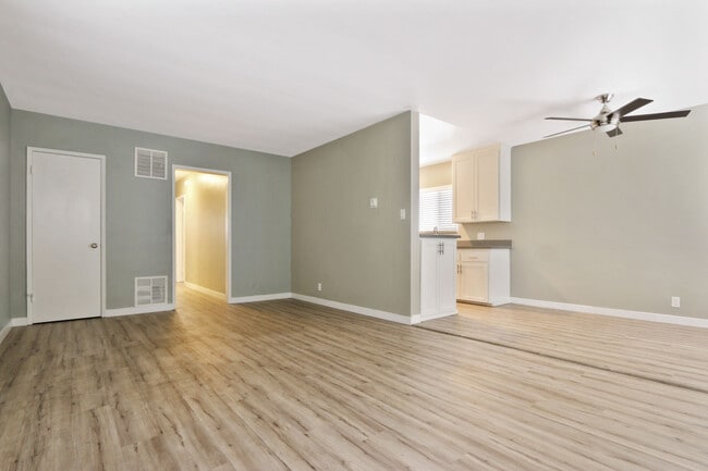 Photo - 4018-4024 Gelber Place