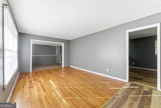 Photo - 1961 Valley Ridge Dr SW