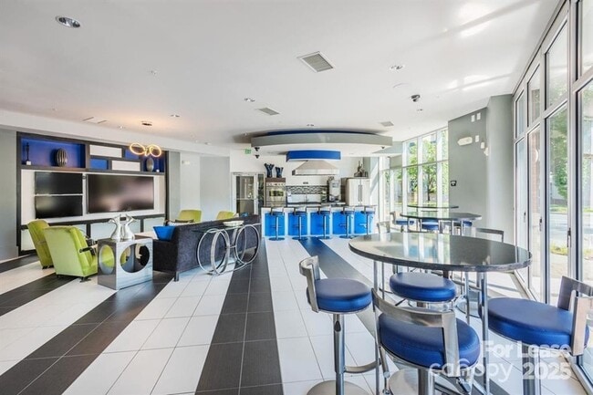 Photo - 902 W 4th St Unit Cedar