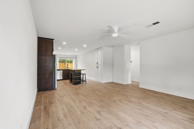 3911-3917 Solano Ave