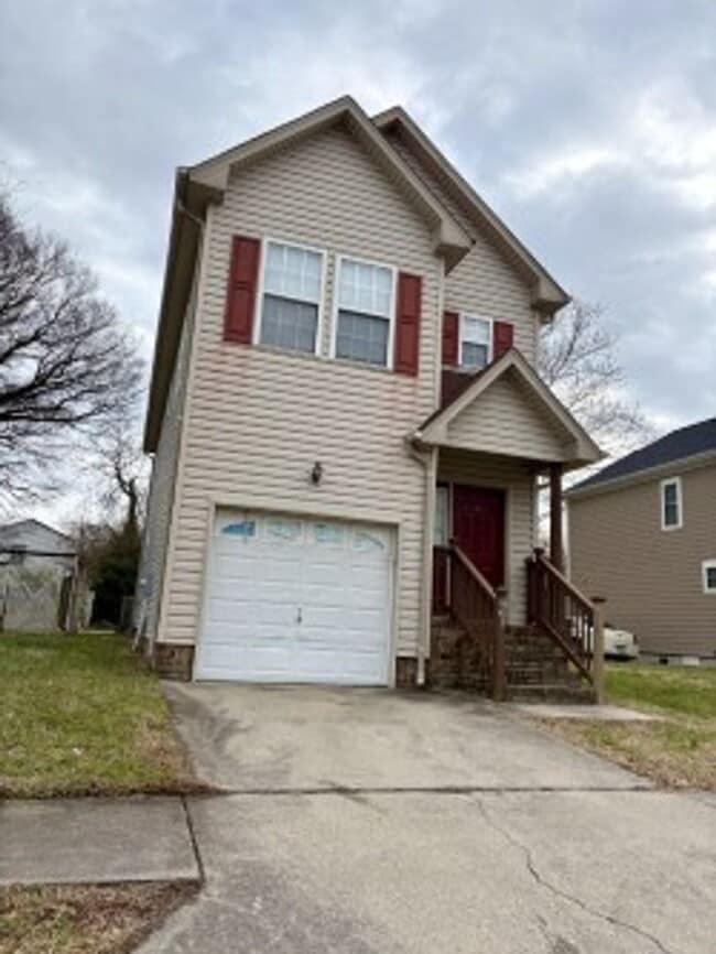 Building Photo - Huntersville