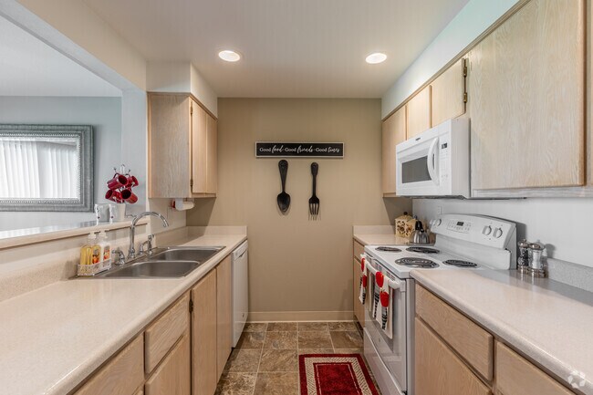 2BR, 1BA - 1020SF - Kitchen