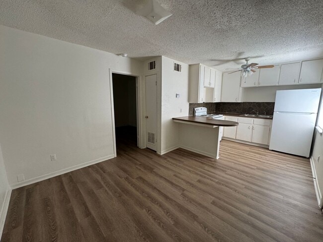 Photo - 306 W Valley Rd Unit B