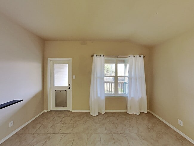 Photo - 721 Brown Thrasher