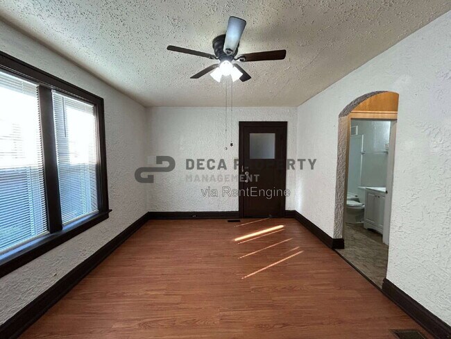4231 Ellenwood Ave Unit 102