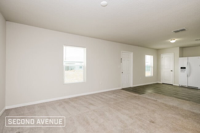 Photo - 106 Tulip Ln