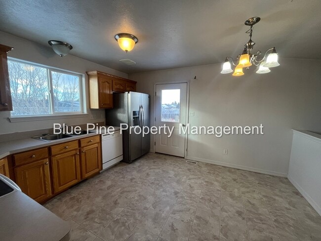 Photo - 283 Kimberly Dr