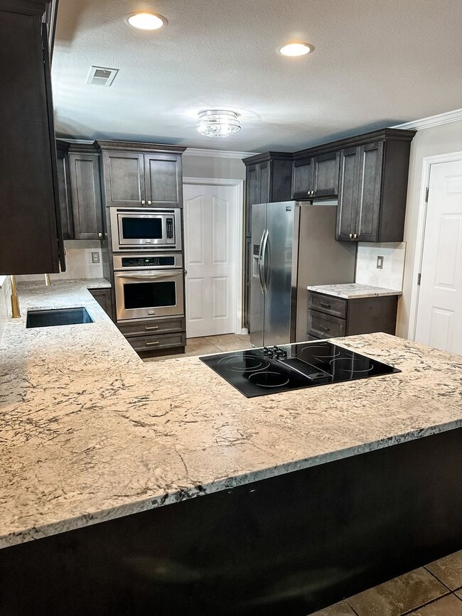 Photo - Beautifully updated 4 Bedroom/2.5 Bath Executive Rental in Farragut!