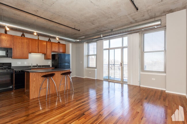 Photo - 6 S Laflin St