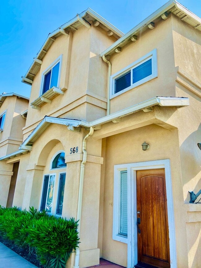 Beautilful Corner Unit Multi-Level Townhou... - Beautilful Corner Unit Multi-Level Townhou... Casa