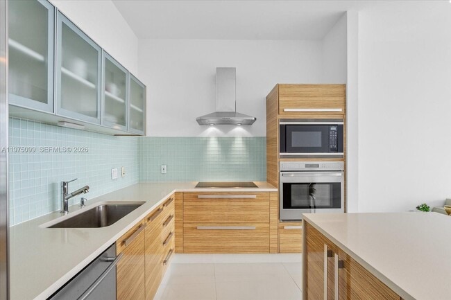 Photo - 2020 N Bayshore Dr Unidad 605