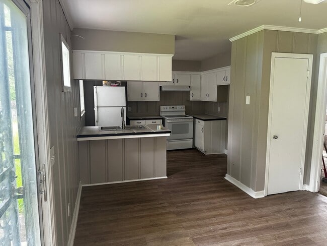 Photo - 5802 Highland Dr