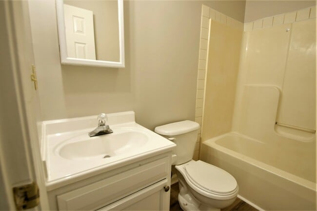 Photo - 92 Akron Ave