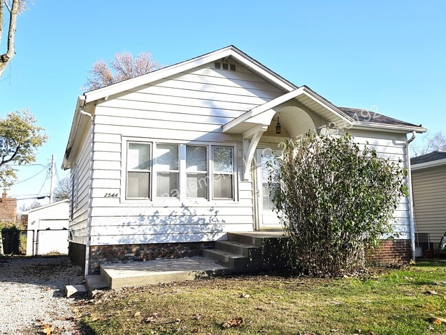 Building Photo - Beautifully updated 2 bedroom home for rent!