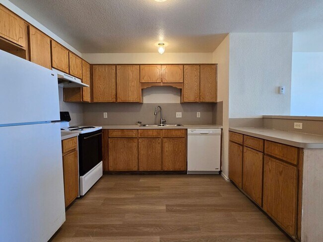 Photo - 3406 Zephyr Rd Unit 3406 Zephyr Rd -  B