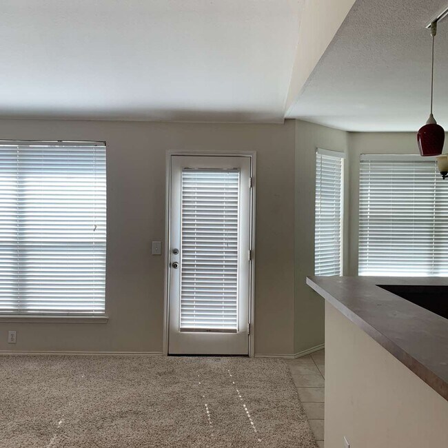 Photo - 208 N Rolling Meadow Dr