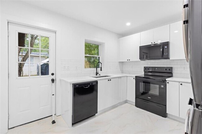 Photo - 150 Bixby Terrace SE