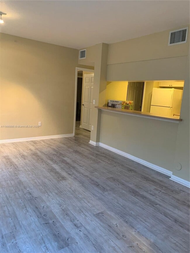 Photo - 6572 W Sample Rd Unidad 6572